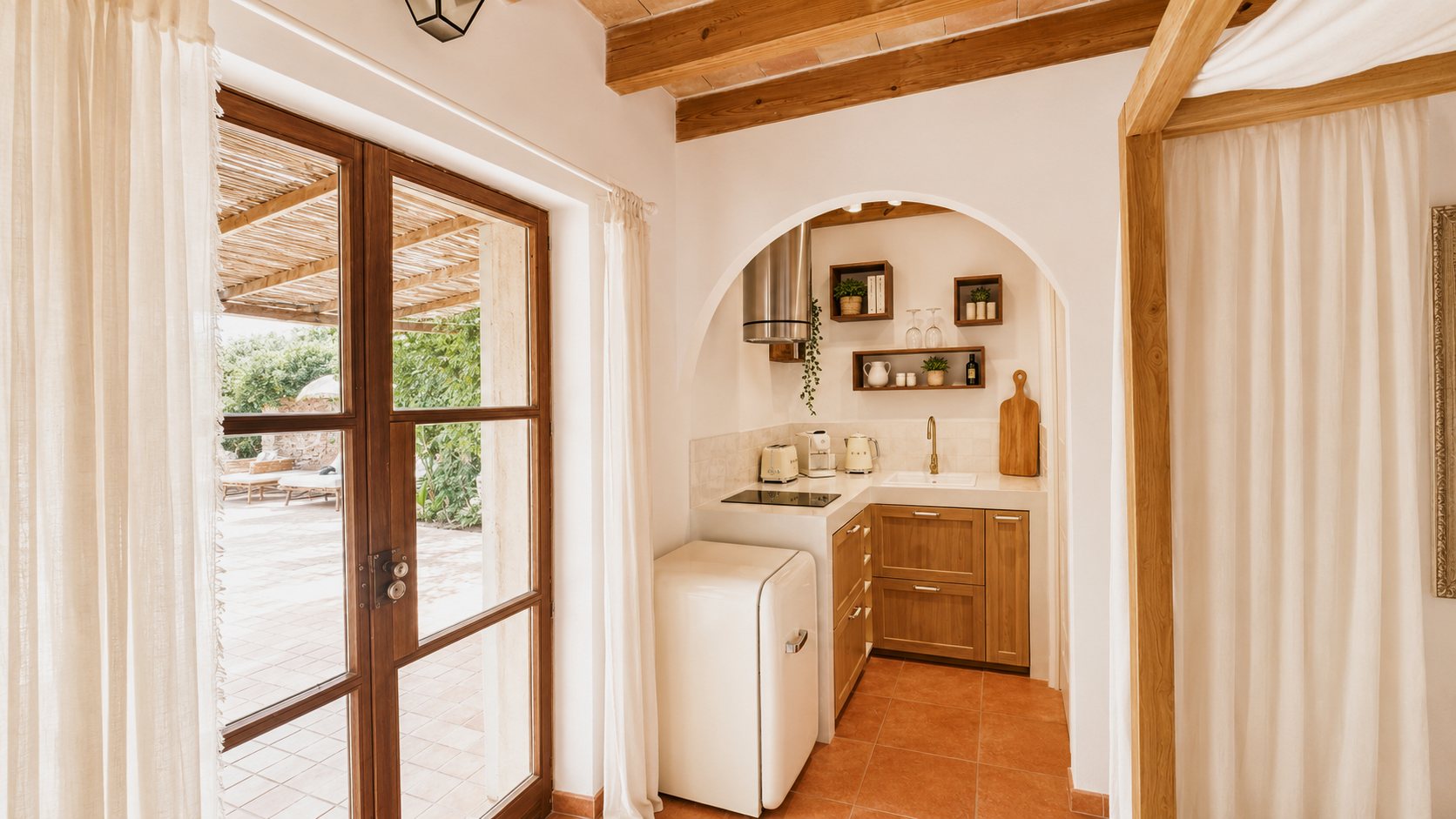 Palm Suite kitchenette